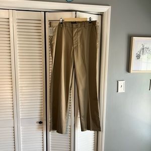 Dockers D3 Classic Fit. SZ 38/32 NWT